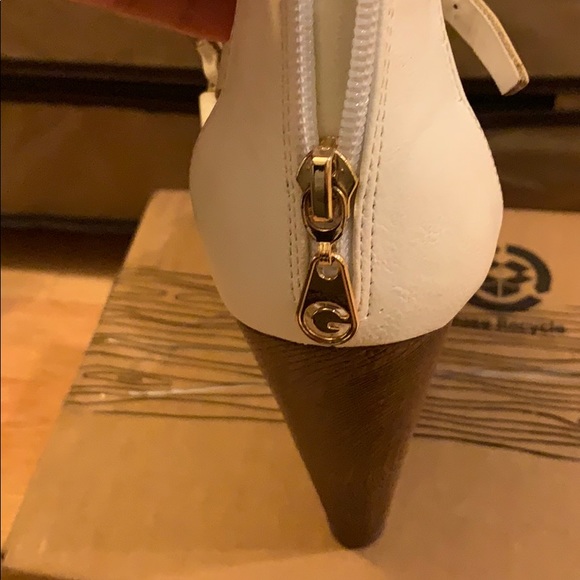 Sandals - Picture 3 of 5